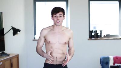 Muscle Boys: Summer Heat with Tom Daley Routine!