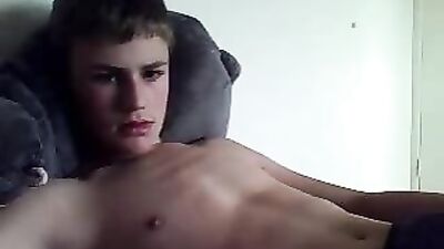 Young Dutch hunk wanks in public!