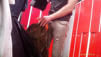 Amateur Voyeur: Locker Room II - The Sequel!