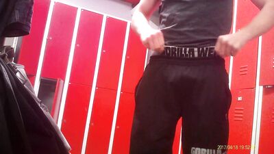 Amateur Voyeur: Locker Room II - The Sequel!