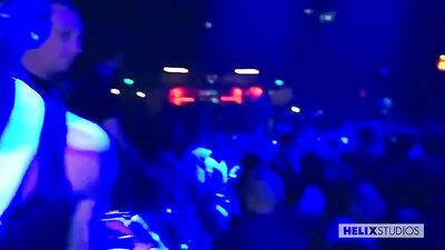 Thrusting Twinks and Friends: Flip-Flop Sex Show in the Cam Tube!