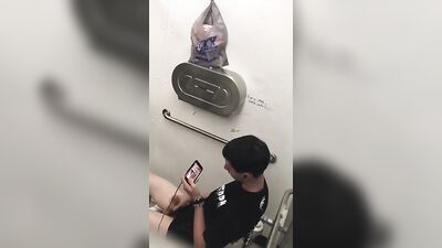 No More Amateur Cum Shots! Raw Handjob Action in Cam 7333