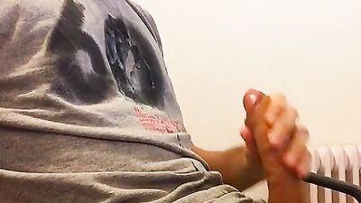 Cumming on Cam: Amateur Handjobs with Hot Guys!