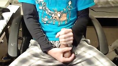 Gay Porn Squeeze Balls Cum Solo Web-Cam: The Ultimate Cumshot Experience!