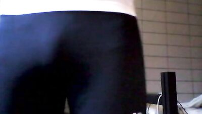 In skinny pants going to the gym for squatting - Ass Play Solo