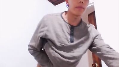 Dirty Web Cam Stand: Hardcore Gay Porn Action!