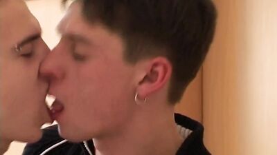 Raw Bareback Sex in the Kitchen with Twinks: A Wild Orgy!