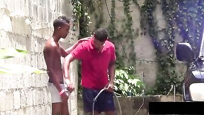 Outdoor Cocksucking Amateurs: Bareback Action