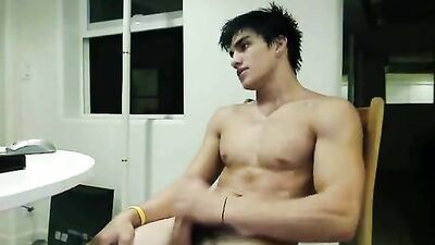 Gay Webcam Handjob: Cute Boy Jerking on Webcam!