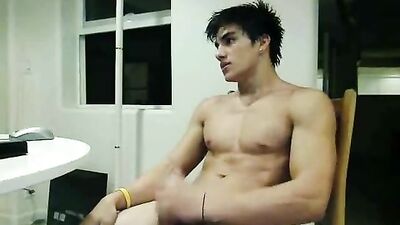 Gay Webcam Handjob: Cute Boy Jerking on Webcam!