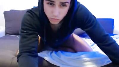 Horny Amateur Webcam Tease: Hottie on Cam