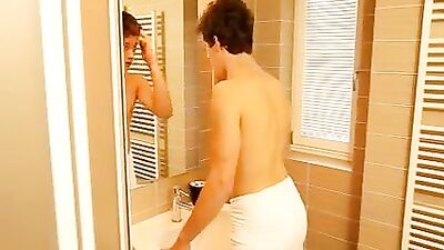 Sex in The Bathroom: Action Bareback Porn!