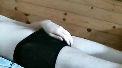 Hands-Free Cumshot Delight: Amateur Fun with No Hands