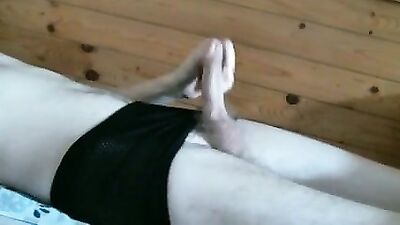 Hands-Free Cumshot Delight: Amateur Fun with No Hands