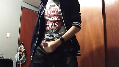 Webcam Fetish Cum: Nylon Pants Explosion!