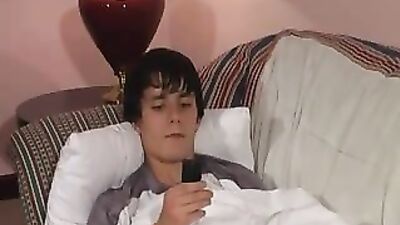 Raw Bareback Threesome: Boys bb Action Ass Play!