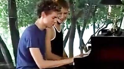 Twin Twinks on an Inflatable Bed: Action-Packed Oral Mattress Fun!