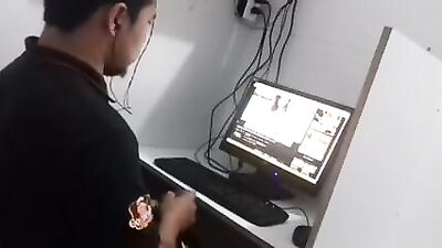 Straight Boys Go Gay: Masturbate in Front of the Computer!