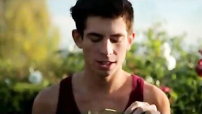 Daniel Ross Returns: A Gay Porn Video Full of Passion and Desire!