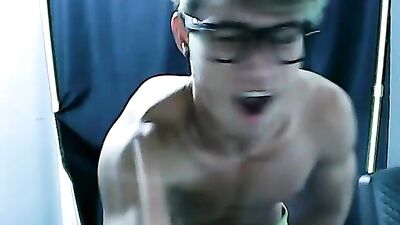 Cam7722 - Amateur Cum Shots Handjob: Explore the Wild Side with this Gay Porn Video