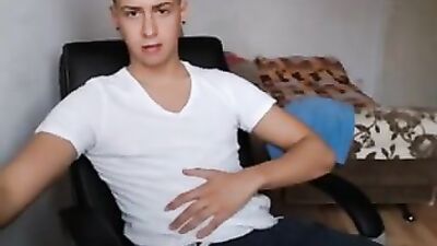 Young Amateur Lover Explores His Sexuality in Hot Gay Porn Scene!