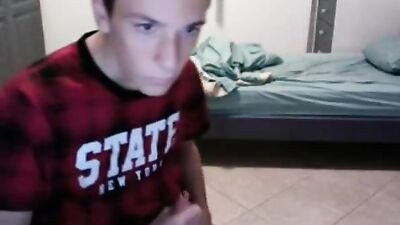 Gay Solo Cam: Masturbating Beauty Revisited!