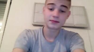 Sexy Smooth Boy Cams: Redheads and Handjobs Galore!