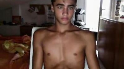 Beautiful Form: Amateur Ass Play Fun!