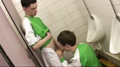 Bareback Sex In The Lockerroom: Action Cum Shots