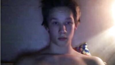 Full Moon Twink: BoyCams.ca Action Amature Bareback Adventure!