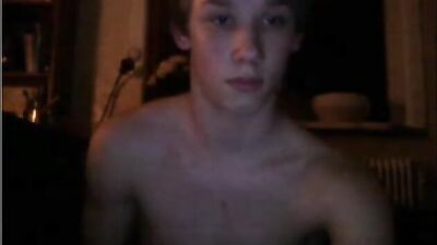 Full Moon Twink: BoyCams.ca Action Amature Bareback Adventure!