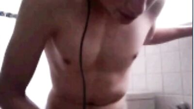 Bathroom Boys Secret Desires Revealed: 19yo Amateur Exposes His Passion for Gay Porn