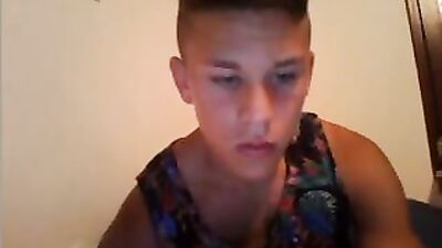 Buff Twink Web-Cam Amature Solo: Exploring the Wild Side!