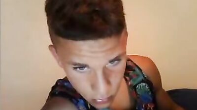 Buff Twink Web-Cam Amature Solo: Exploring the Wild Side!