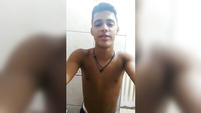 Fun & Beautiful Guys Lusty Encounters!