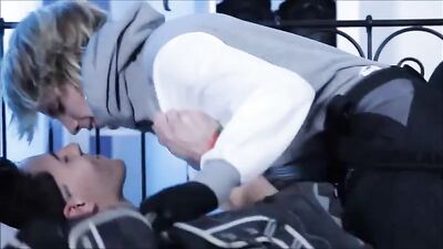 Snow Bareback Fuck Oral Cum