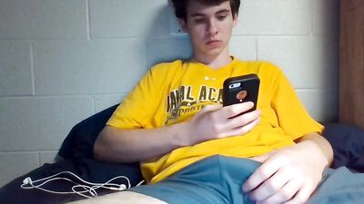 Brostraster 98s Webcam Wank Revealed: A Gay Porn Adventure!