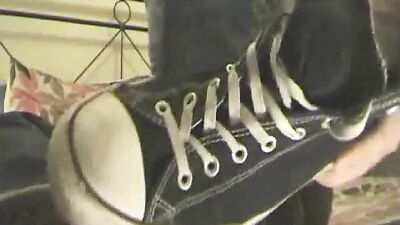 Foot Fetish Cum on the Sneakers: Amateur Foot Action!
