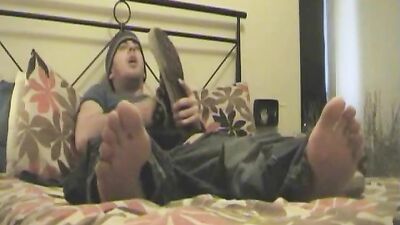 Foot Fetish Cum on the Sneakers: Amateur Foot Action!