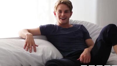 Cocky Chat and Dildo Play: HD Cumshot Explosion!