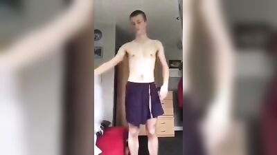 Gay Porn Showdown - Big Cocks Web-Cam Amateurs Exposed!