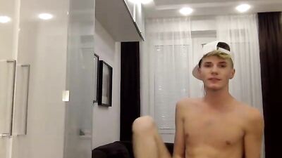 Webcam Twink Action - Skinny Bareback Gayboy.ca