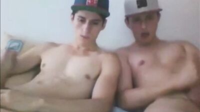 VAKSIS VIDEOS: Amateur Cum Shots and Handjobs - The Ultimate Gay Porn Experience