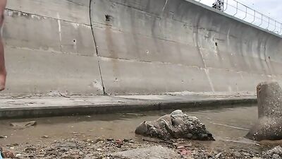 Gangbang Amateurs - Cum Shots Handjob!