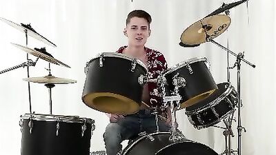 Straight Boy Gets Nailed in Gay Porn! - Male Videos - Straight Boys, - First Time, - Oral Sex