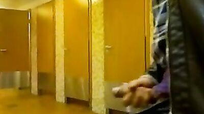 Gay Porn Public Jizz-Jerking in the Finnish Style!