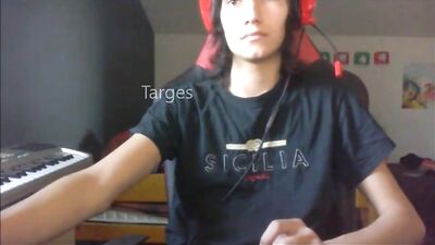 Gay Porn Amateurs: Cam 8200 Cum Shots Handjob