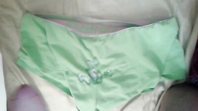 Qui Cums? - The Ultimate Handjob & Solo Showdown!