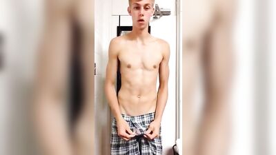 Twink Web-Cam Show: More Than Just A Pretty Face!
