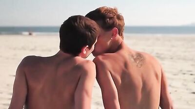 Horny Amateurs Going Wild - Kiss and Play Action.